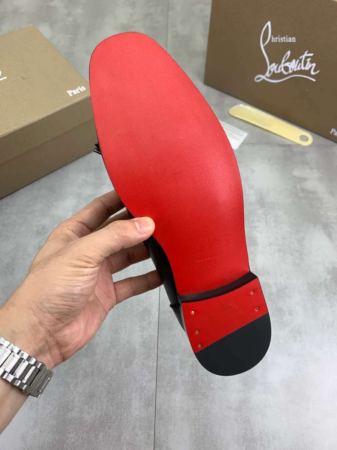 Men's shoes 💰P760 new style 💰high version 🇮🇹 CL red bottom series top purchasing original order series🔍🔍/🇮🇹Italian imported cowhide, imported genuine leather lining💪💪, completely 1⃣️ vs 1⃣️🇮🇹💪💪, ⚠Sole: The original sole provided by the original factory, the exclusive movable molded sole is super comfortable, ⚠Original factory follow-up goods, 🔍🔍high quality, you can come in and out at will, welcome to compare ⚠Size: 38-44 (45 46 can be customized)